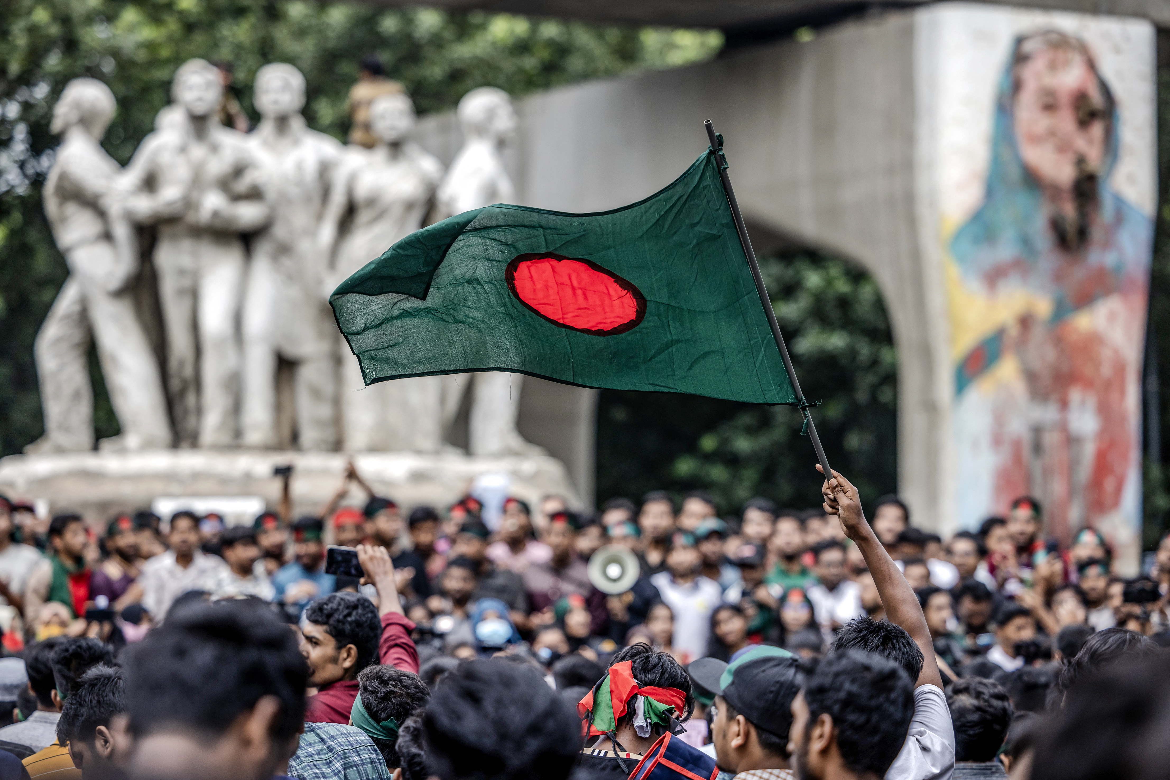 STUDENTS HELPING LEAD BANGLADESH