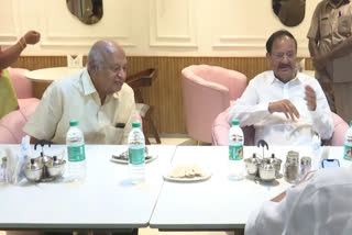 Venkaiah Naidu Visited Mandavas Hotel