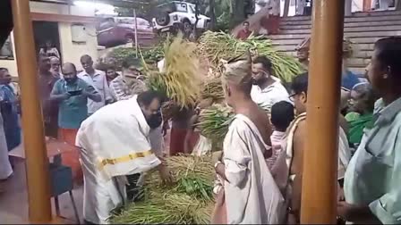 NIRAPUTHARI FESTIVAL  NIRAPUTHARI POOJA  KOLLAM THRIKKADAVOOR TEMPLE  നിറപുത്തരി ആഘോഷം