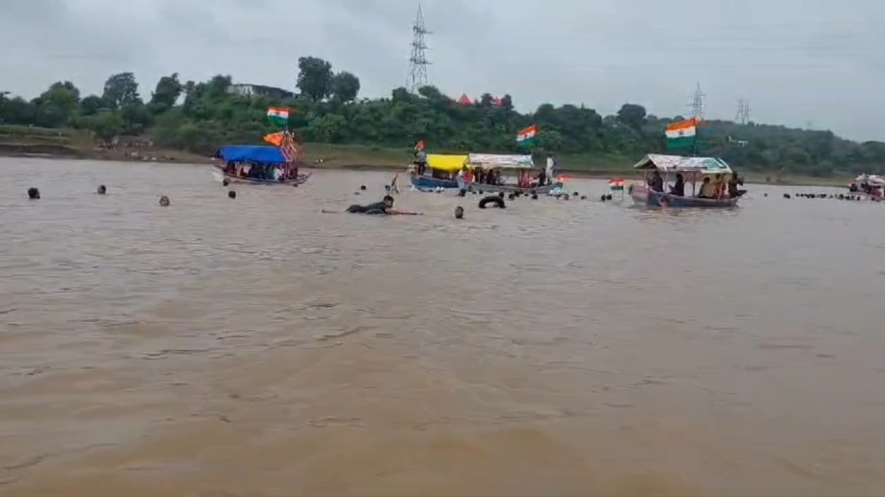 narmada floating tricolor yatara