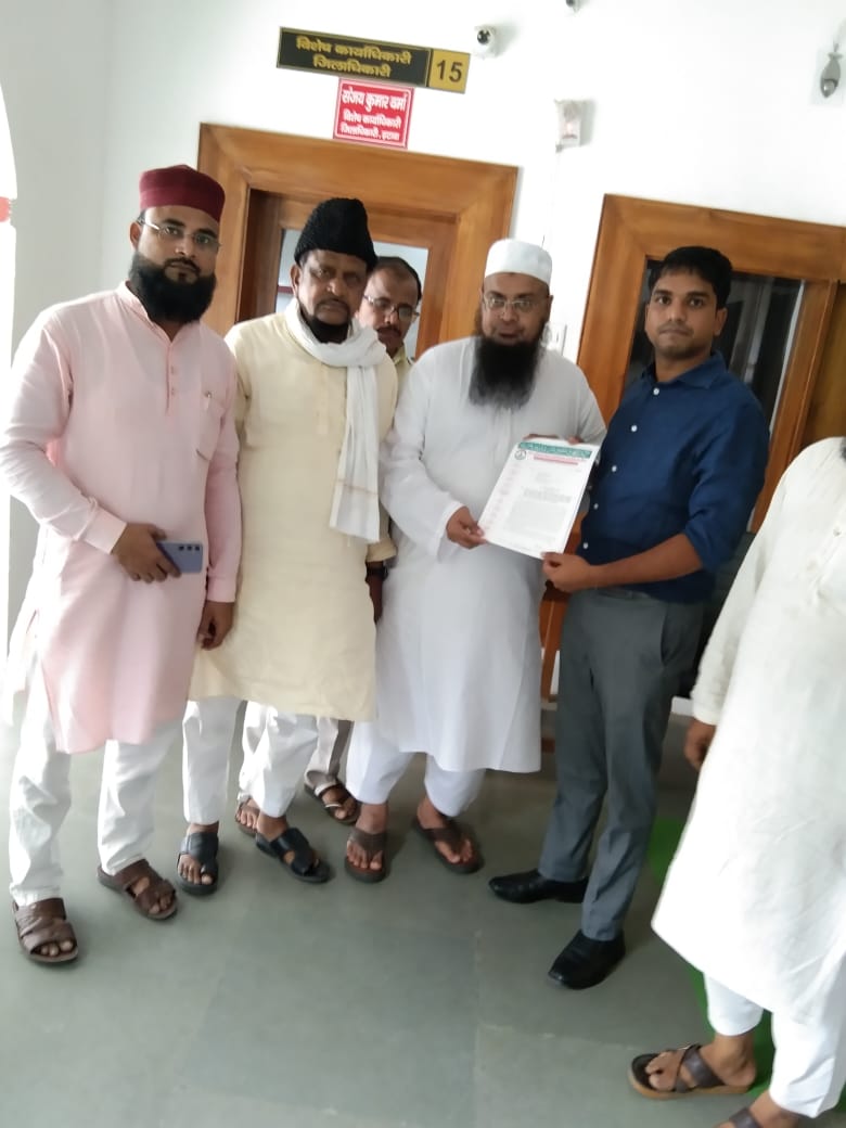 Madrasah teachers in Uttar Pradesh sent a memorandum to the district minority welfare officer following protests in most districts.