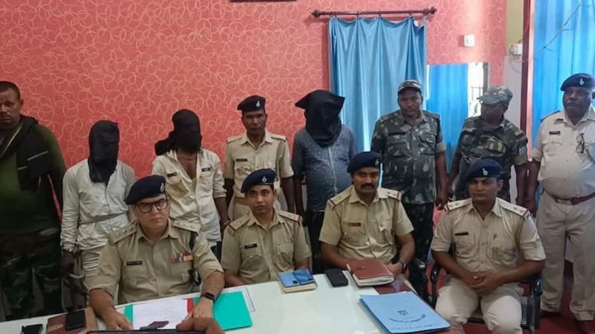 Crime smugglers arrested with opium and brown sugar in Seraikela