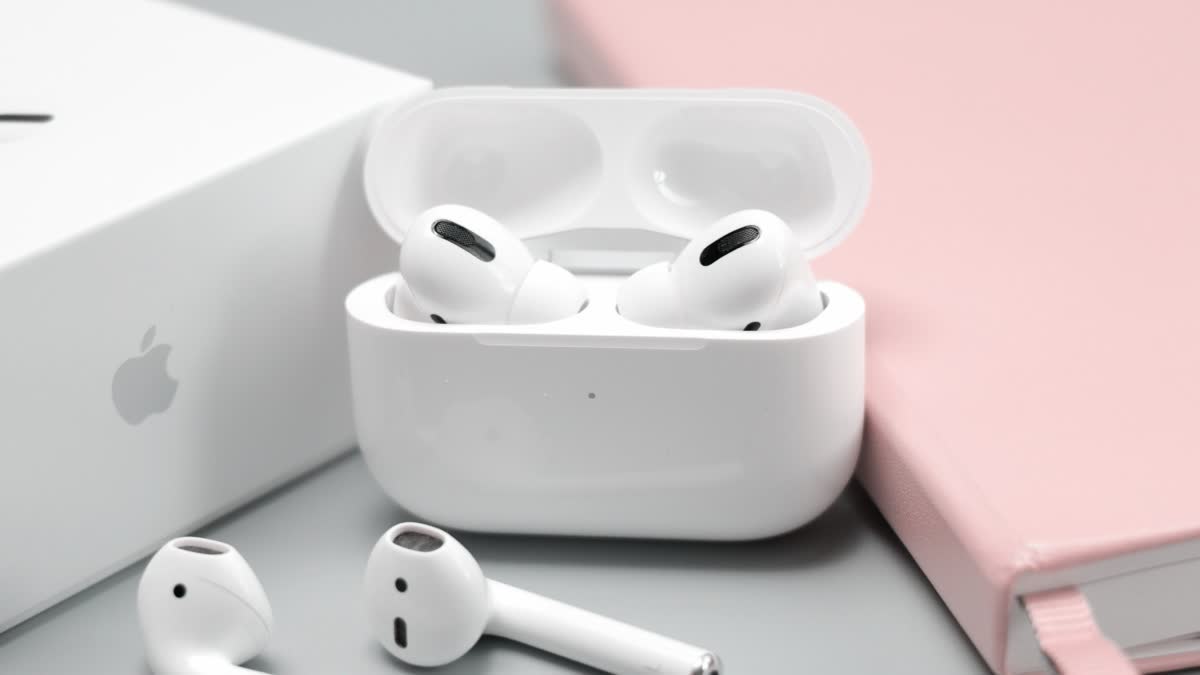 Apple Airpod gulped by Woman