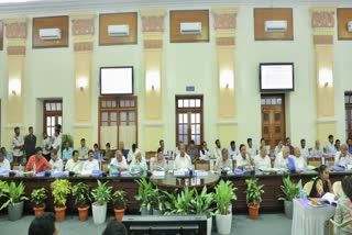 karnataka chief minister Siddaramaiah chaired an all party meeting