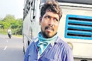 Etv Bharat  Thief Stole RTC Bus with Passengers  ആര്‍ ടി സി ബസ്  Drver Left keys in Bus  ആര്‍ ടി സി ബസ് മോഷ്ടിച്ച് വഴിയിലുപേക്ഷിച്ചു  കെ എസ് ആർ ടി സി  തെലങ്കാന  ബന്ധെ രാജു  തെലങ്കാന ആർ ടി സി ബസ്