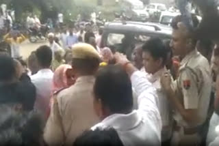 Supporters of Congress leaders clash in Dholpur
