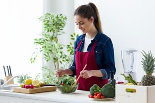 Right time to eat salad