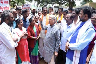 BJP delegation visits dalit women Muniyammas home