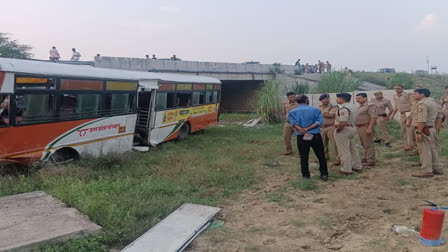 Uttar Pradesh: 20 injured as bus falls from flyover in Ghaziabad