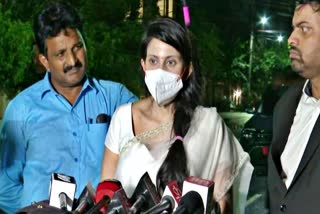 Mumbai actress Files case against police