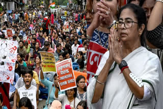 West Bengal Chief Minister Mamata Banerjee suddenly arrived at the doctors' strike in the case of kolkata rape case