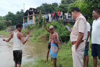 dead-body-unknown-elderly-man-found-khudia-river-dhanbad