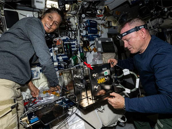 HAPPY PLACE  VOTE FROM SPACE IN US ELECTIONS  NASA ASTRONAUTS PRESS MEET  NASA