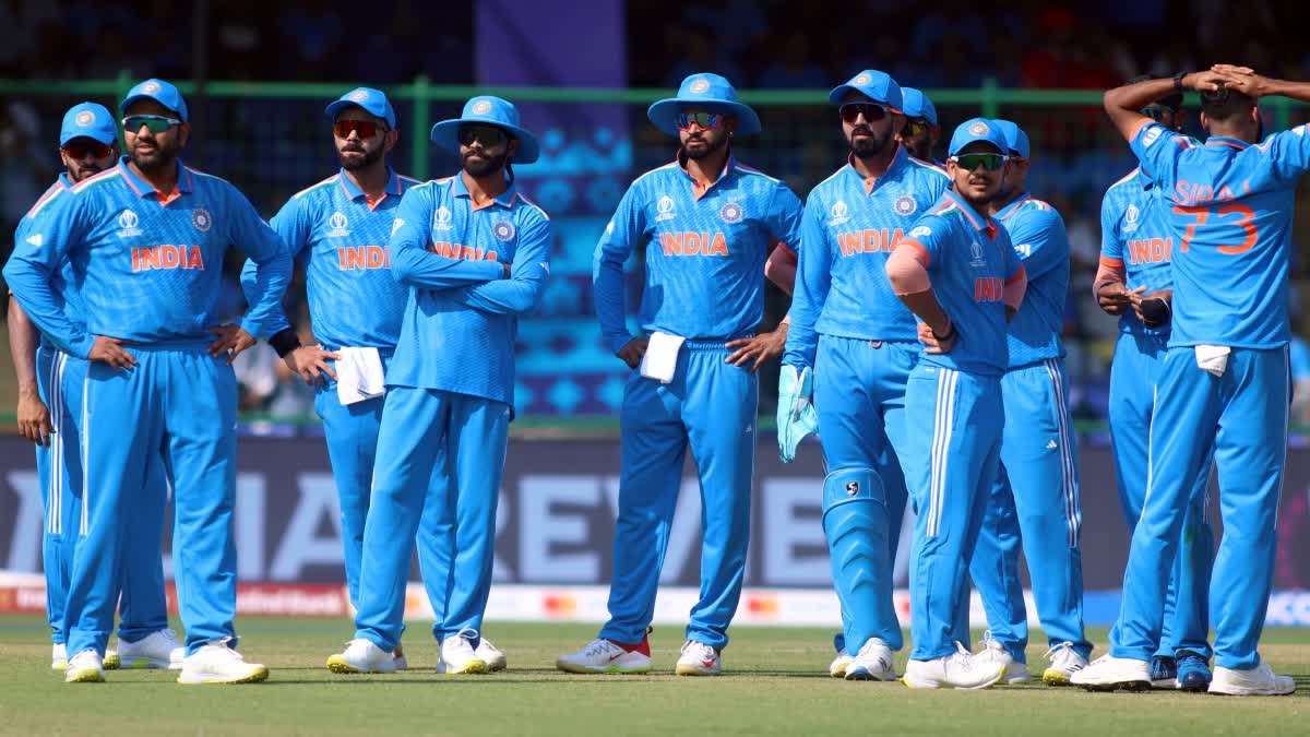 ICC Cricket World Cup 2023  India team predicted xi  India team predicted xi vs Pakistan  world cup 2023  ಪಂದ್ಯದಲ್ಲಿ ಸೂರ್ಯನಿಗೆ ಸಿಗಬಹುದೇ ಅವಕಾಶ  ಭಾರತ ತಂಡದ ಲೆಕ್ಕಾಚಾರ  ಕ್ರಿಕೆಟ್ ಜಗತ್ತು ಕಾತರದಿಂದ ಕಾಯುತ್ತಿದ್ದ ದಿನ  ಭಾರತ ಆತಿಥ್ಯ ವಹಿಸಿರುವ ಏಕದಿನ ವಿಶ್ವಕಪ್‌  ODI ವಿಶ್ವಕಪ್​ನಲ್ಲಿ ಕ್ರಿಕೆಟ್ ಹಬ್ಬ  ಭಾರತ vs ಪಾಕಿಸ್ತಾನ ಪಂದ್ಯ  ಕಣಕ್ಕಿಳಿಯಲಿದ್ದಾರಾ ಶುಭ್ಮನ್​ ಗಿಲ್​ ಭಾರತ ತಂಡದ ಮಧ್ಯಮ ಕ್ರಮಾಂಕ ಹೇಗಿದೆ  ಇದು ಬೌಲಿಂಗ್ ತಂಡ