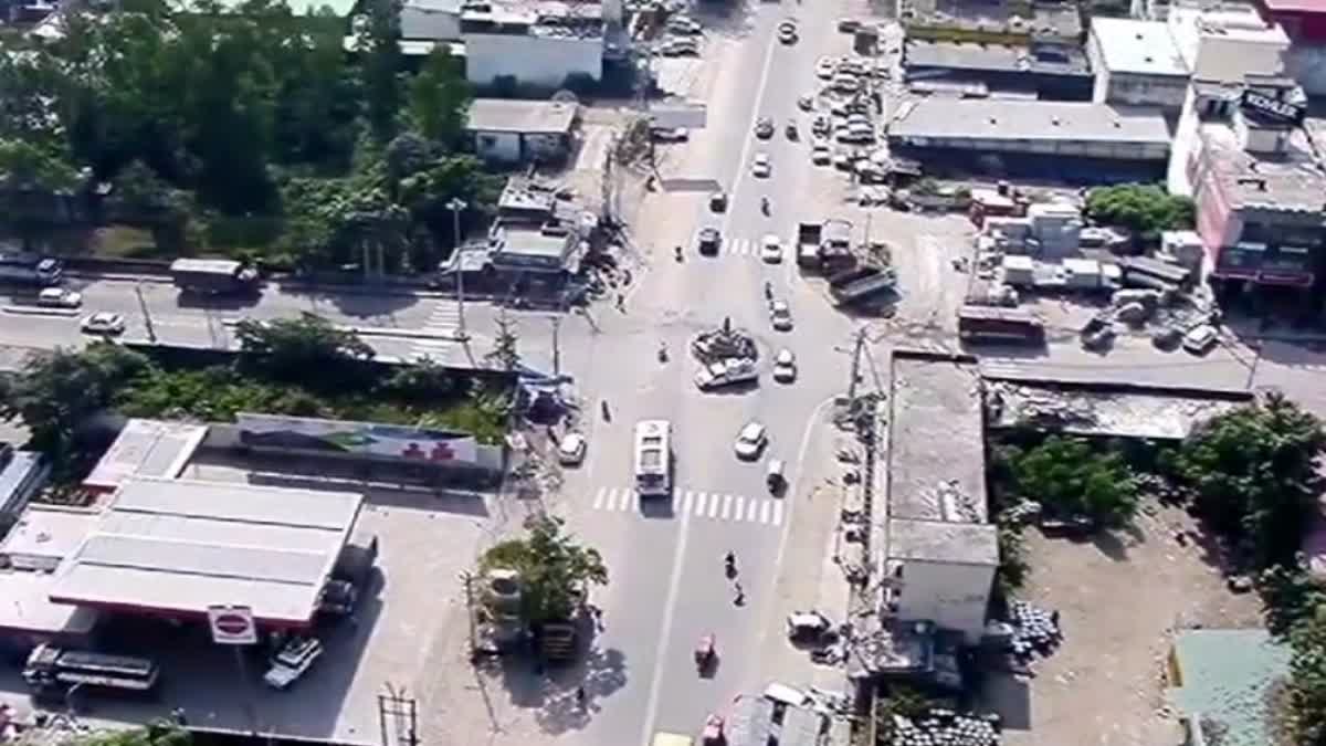 Drone help to deal with traffic jam in Rishikesh