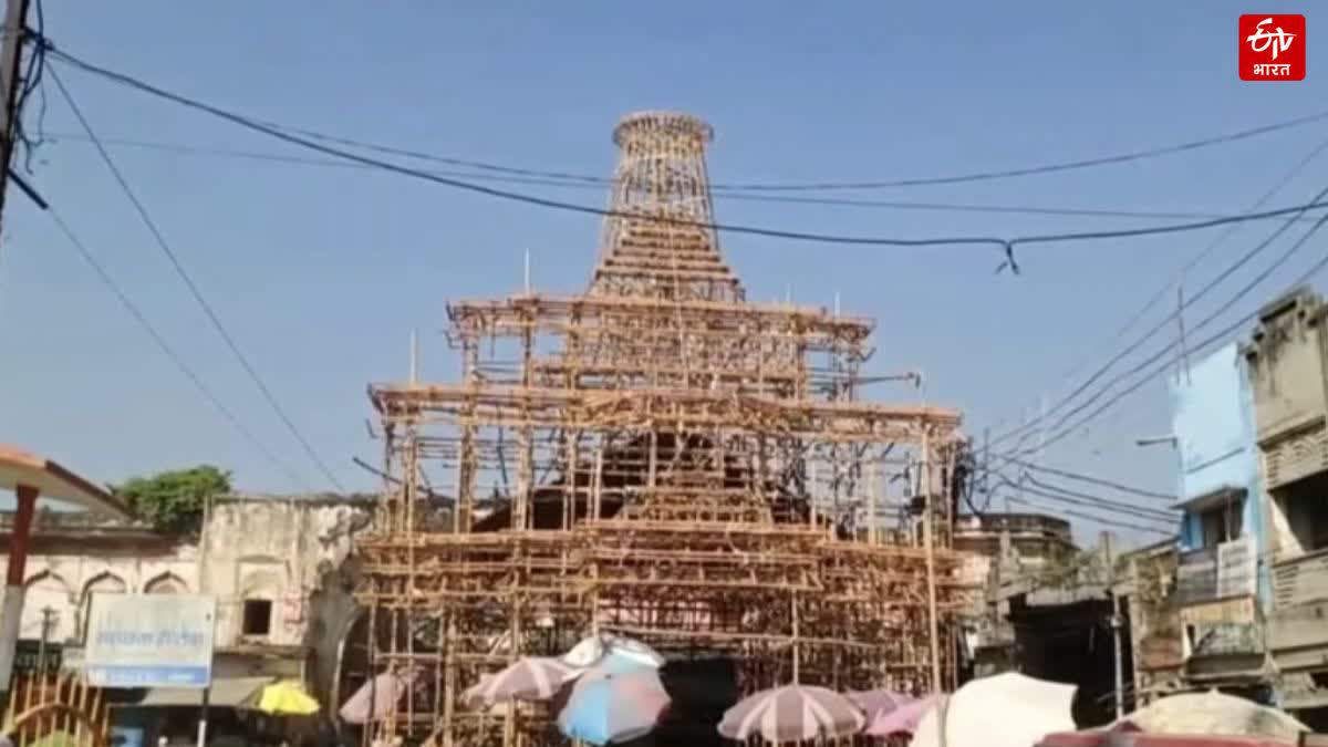 रामनगरी में बन रहा भव्य दुर्गा पूजा पंडाल पश्चिम बंगाल के मूर्तिकारों