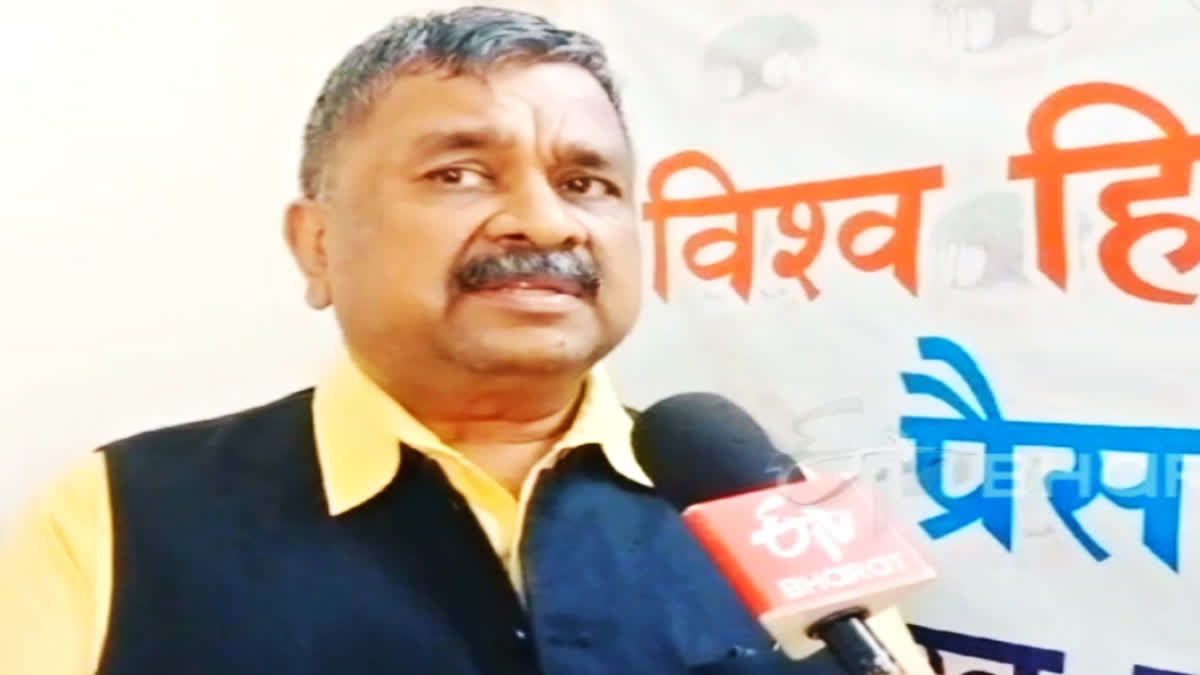VHP leader Surendra Gupta speaking to ETV Bharat