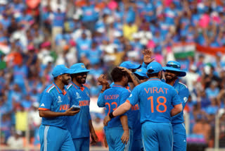 World Cup: Indian bowlers wreak havoc as Pakistan bowled out for just 191