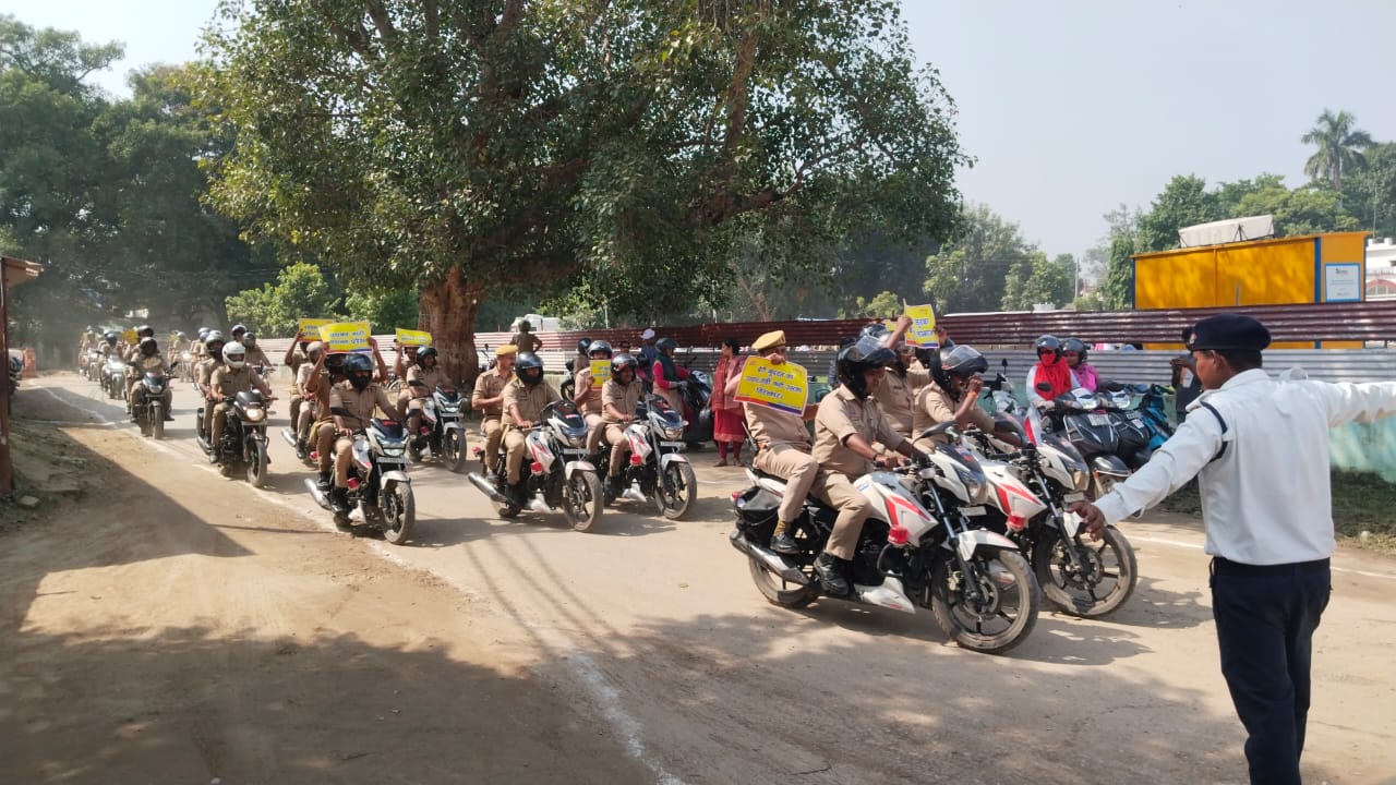 मिशन शक्ति पर CRPF और महिला पुलिस की संयुक्त बाइक रैली निकाली