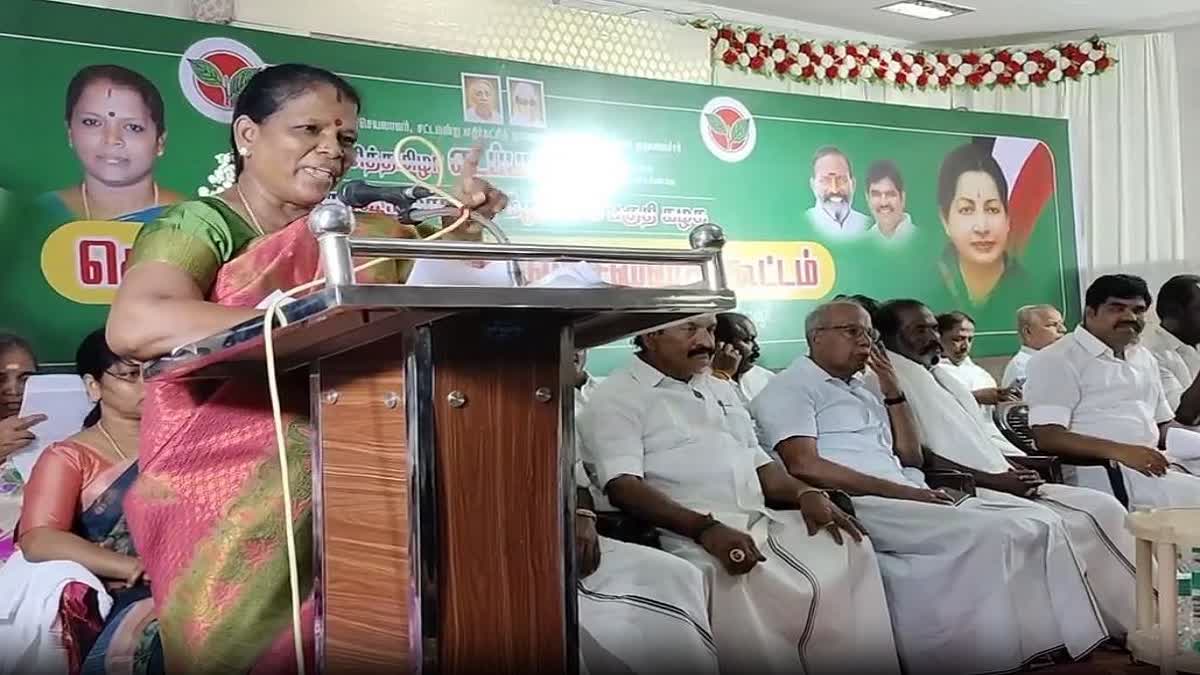 முன்னாள் அமைச்சர் வளர்மதி