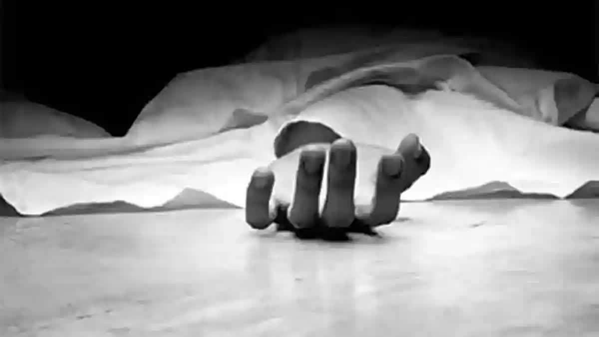 Teacher Couple Suicide  Chottanikkara Suicide Case  Family Found Dead In Ernakulam  നാലംഗ കുടുംബം മരിച്ച നിലയില്‍