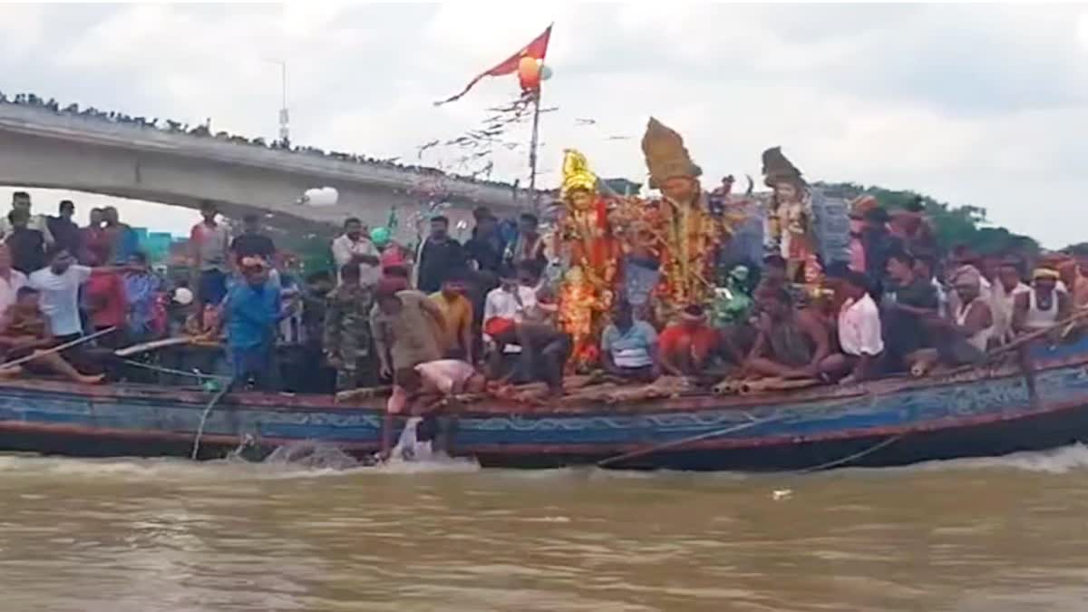 boat ride for maa durga