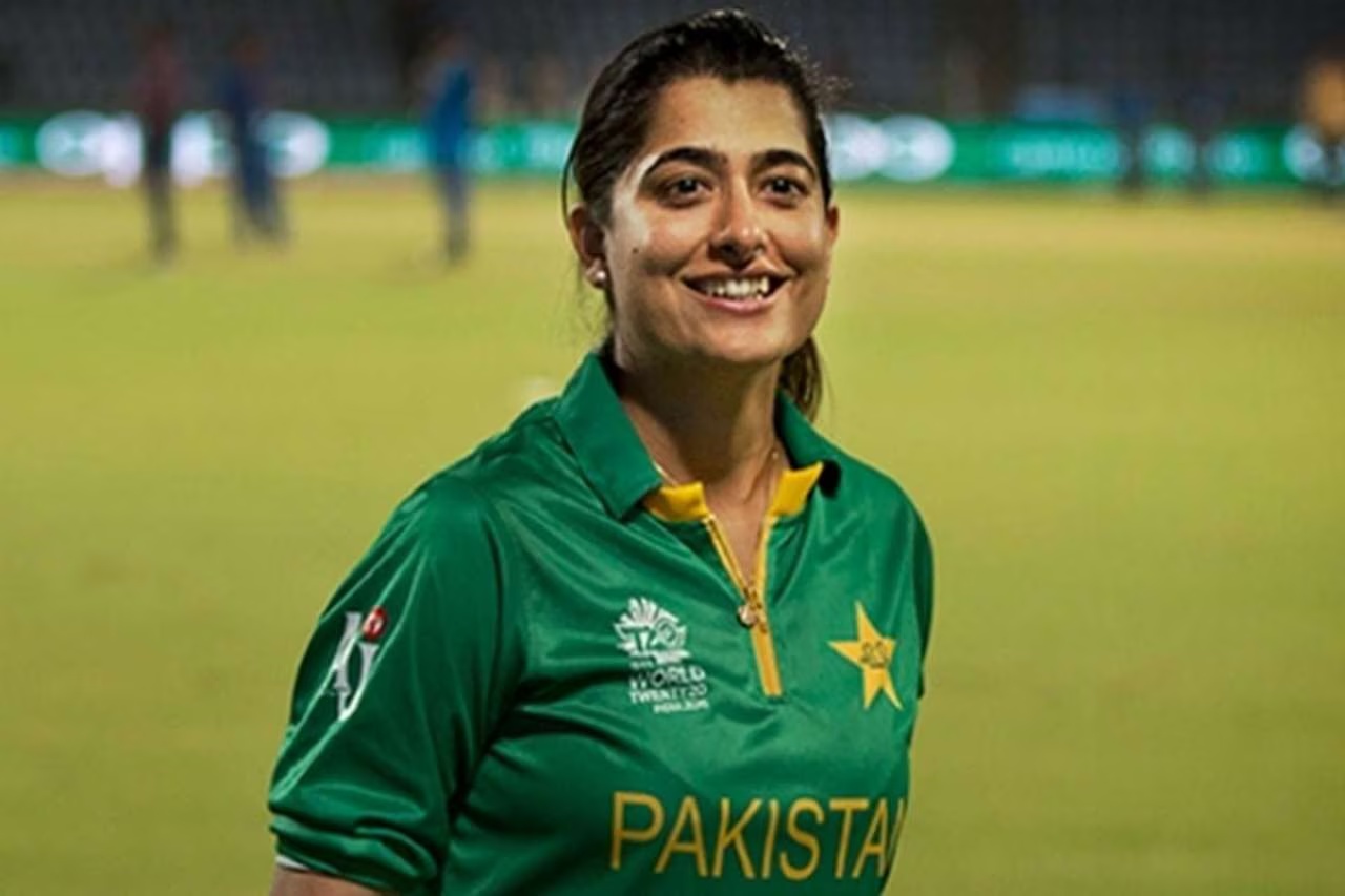 GLAMOROUS WOMEN CRICKETERS