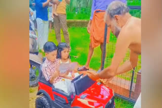 TOY CAR POOJA NAVARATRI  അണേല മരുതൂർ കോലാറമ്പത്ത് ക്ഷേത്രം  ടോയി കാര്‍ പൂജവയ്പ്പ്  KOYILANDI TEMPLE TOY CAR POOJA