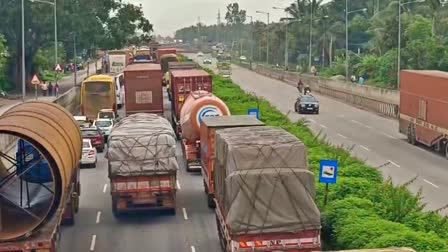 HEAVY TRAFFIC JAM IN TUMAKURU