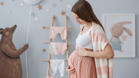 How should pregnant women take care of themselves during weather changes and festivals?