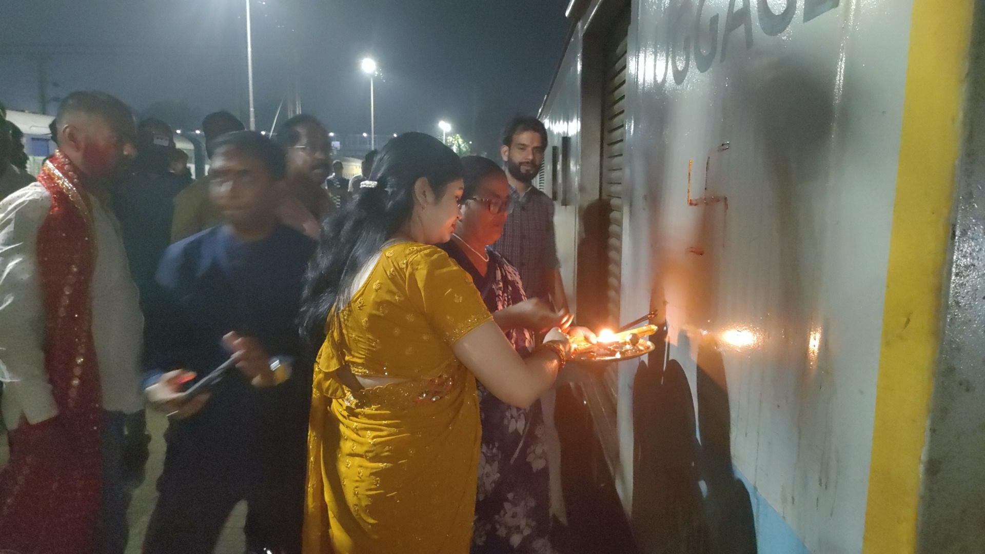 Lokmanya Tilak Express started from Barkakana station ramgarh