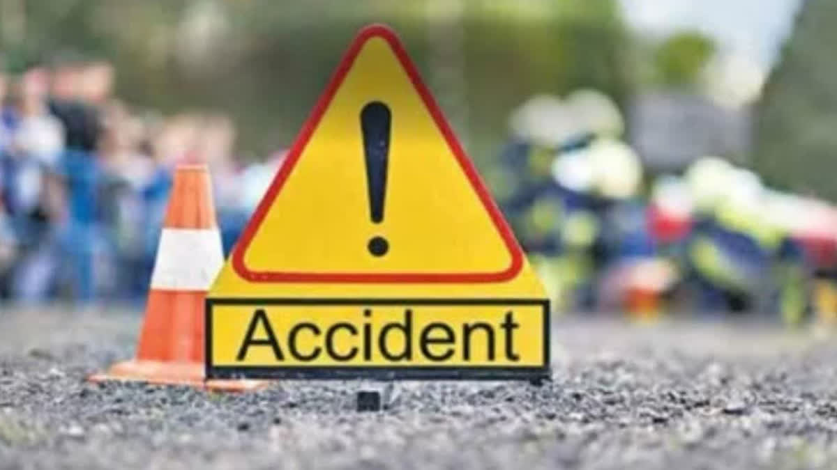 SIX FRIENDS RESIDENT OF DELHI DIED IN CAR TRUCK COLLISION IN MUZAFFARNAGAR