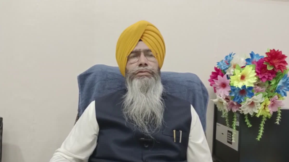 In Amritsar, Nihang Singh made a controversial comment from the stage of Sri Akal Takht Sahib and now action is being taken against Nihang by SGPC