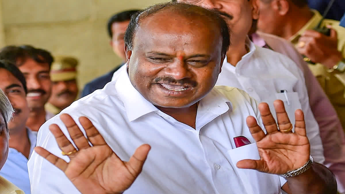 EX CM KUMARASWAMY LIT UP HIS HOUSE USING STOLEN ELECTRICITY DURING DEEPAVALI ALLEGES CONGRESS