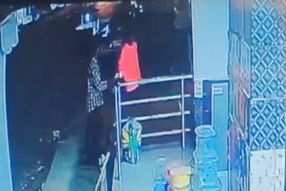 vaniyambadi Police searching youths who escaped after throwing a petrol bomb in a supermarket