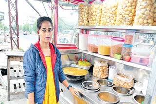 m-pharmacy-panipuriwali-a-girl-from-karimnagar-who-is-winning-the-hearts-of-consumers-with-herbal-products