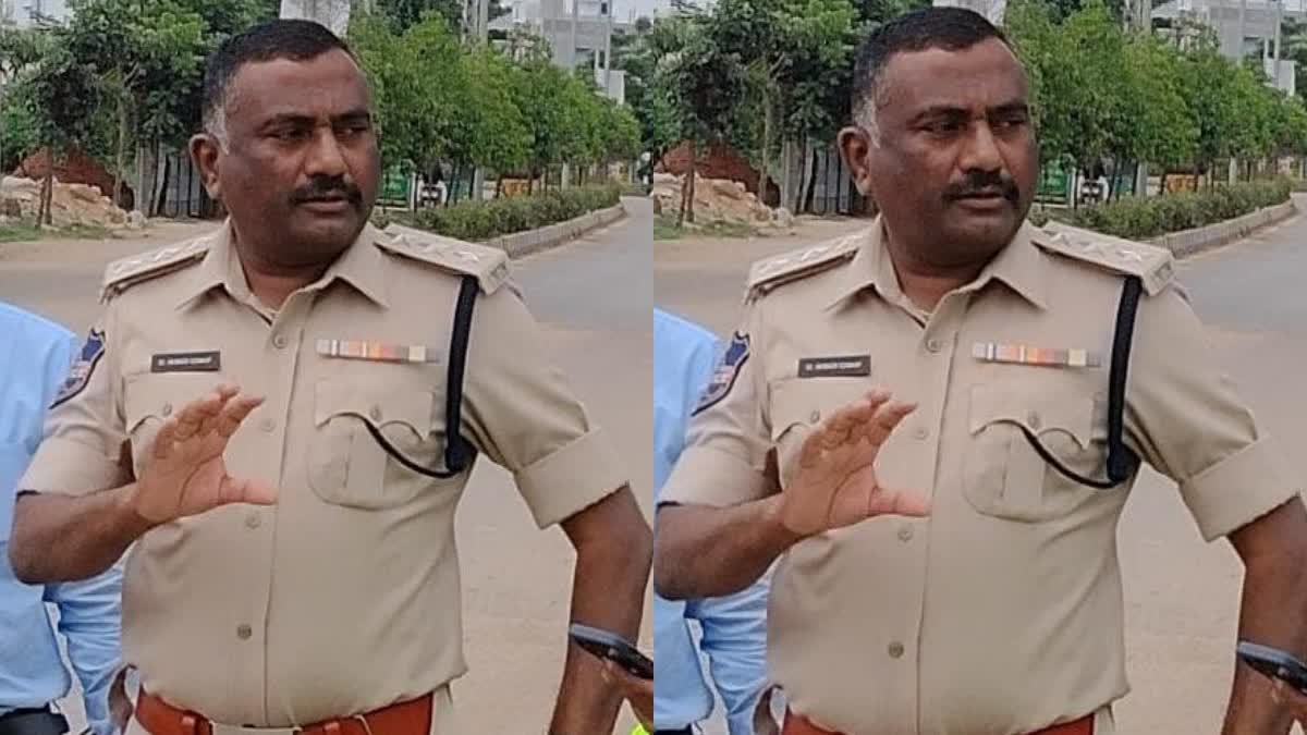 Siddipet Traffic ACP Caught Drunk And Drive