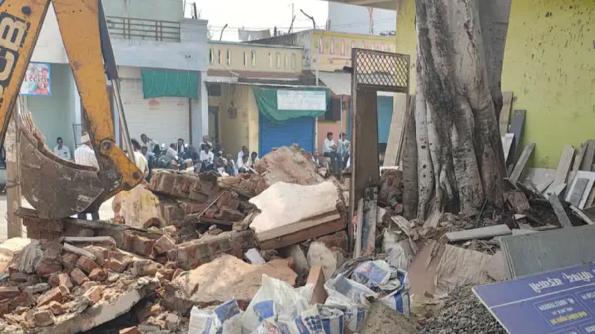 BARWANI PUBLIC TOILET DEMOLISHED