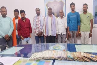 Gamblers caught from Dhamtari