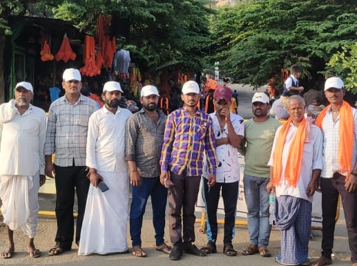 Farmers start a walk to meet the Prime Minister