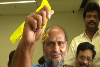 fan_gold_cycle_gift_to_nara_chandrababu_naidu