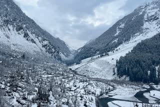 Snow clad mountains in Kashmir