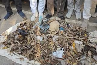 Jhansi medical college  Skeletons skulls bones fished out  during cleanup  exminister alleges human trafficking  The incident took place on Wednesday  the cleaning process of the mortuary  Former Union Minister staged massive protest  എല്ലുകളും അസ്ഥികൂടങ്ങളും തലയോട്ടികളും  മഹാറാണി ലക്ഷ്മിഭായ് മെഡിക്കള്‍ കോളജ്  അവയവക്കടത്ത്