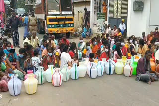 Gandamanur people have protested against the lack of drinking water for six months