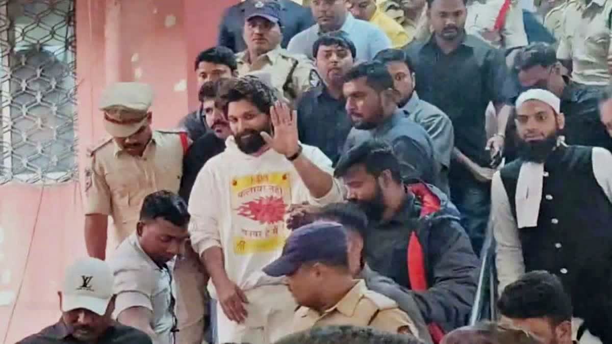 ALLU ARJUN RELEASED FROM JAIL  CHANCHALGUDA JAIL IN HYDERABAD  SANDHYA THEATRE STAMPEDE CASE  TOLLYWOOD STAR ALLU ARJUN ARREST