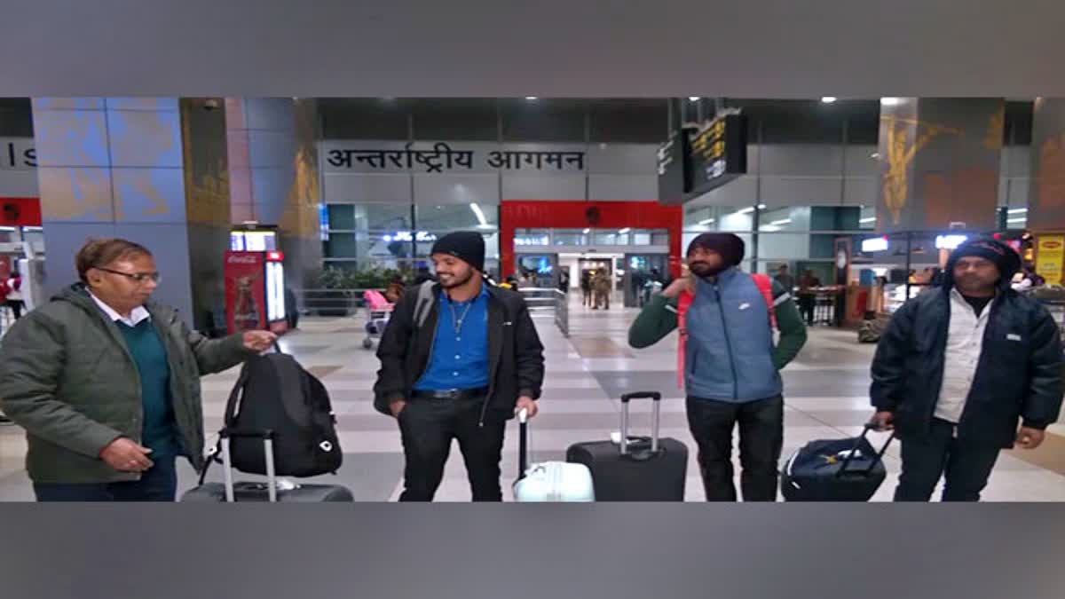 INDIANS FROM SYRIA REACHED DELHI  INDIANS STRANDED IN SYRIA  സിറിയയിലെ ഇന്ത്യന്‍ പൗരന്മാര്‍  സിറിയ സംഘര്‍ഷം