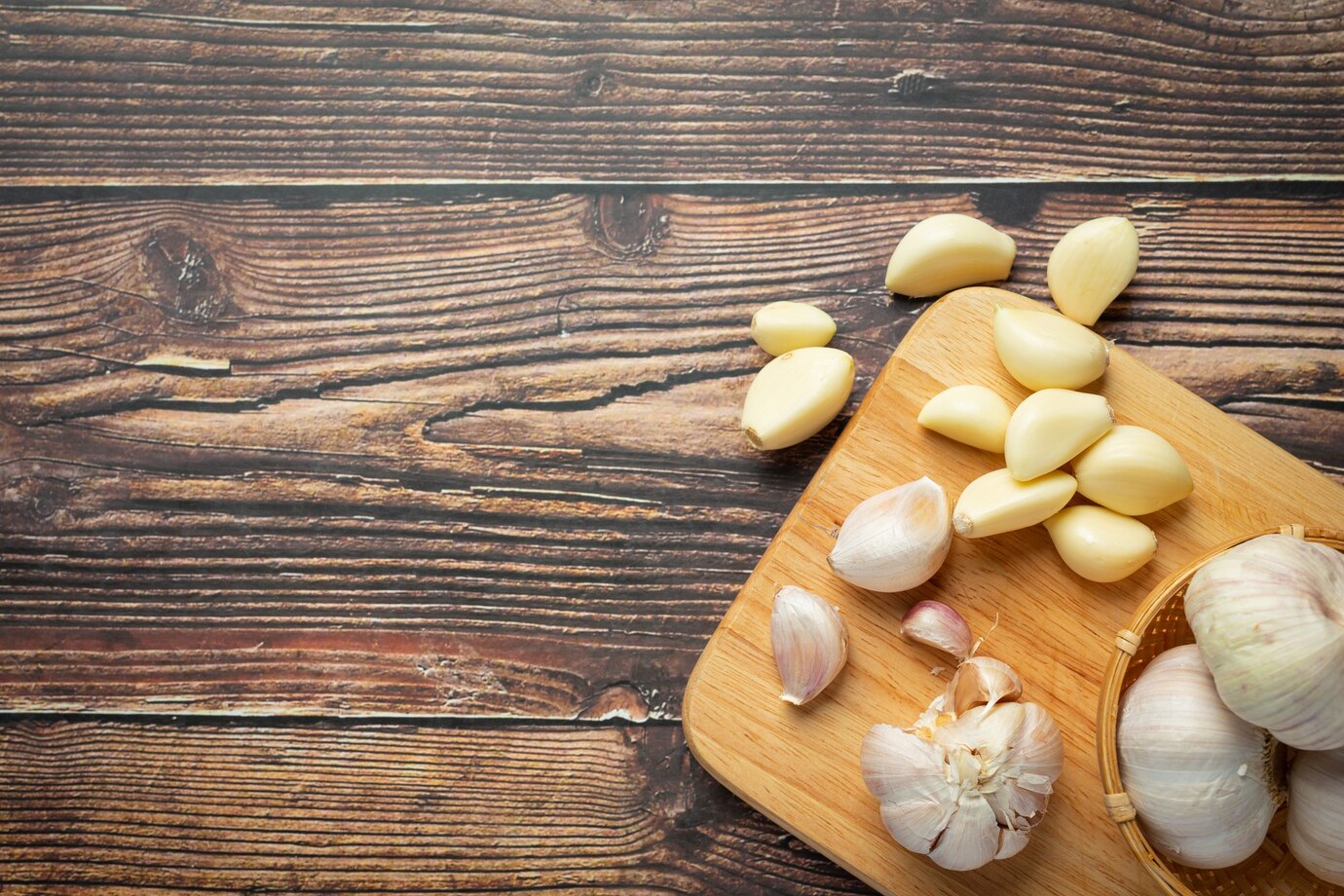 Garlic's Potential Health Benefits: Regulating Uric Acid and Cholesterol Levels