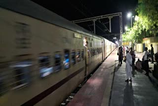 ranchi-to-varanasi-intercity-express-passing-through-palamu-canceled-for-three-days