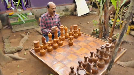 MR RAVI HUGE CHESS BOARD  WORLD BIGGEST WOODEN CHESS BOARD  ചെസ്‌ ബോര്‍ഡ് നിലമ്പൂര്‍  രവി മാഷിന്‍റെ കൂറ്റൻ ചെസ് ബോർഡ്