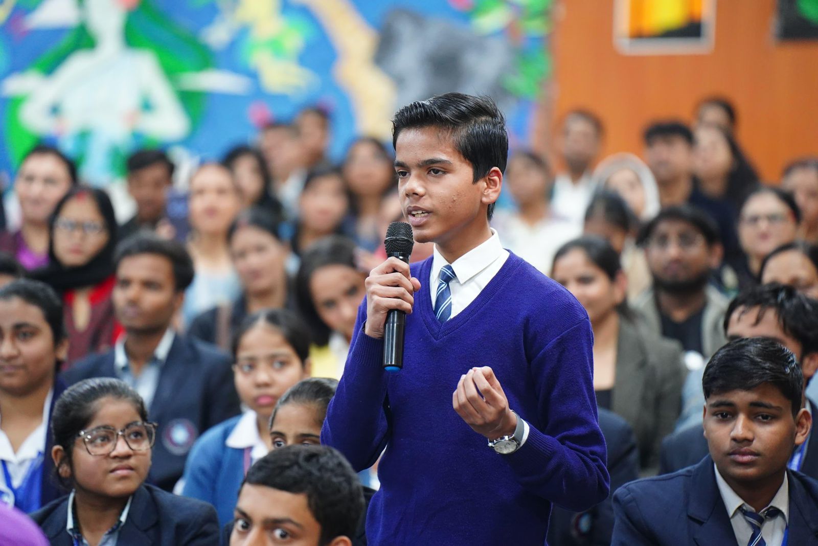 cm-atishi-manish-sisodia-met-with-students-